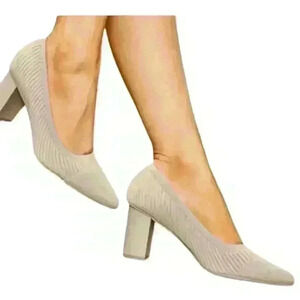 Women's  Tan Pumps